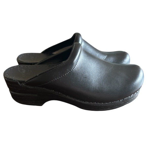 Dansko Black Professional Leather Clog Size 7.5 - 8 Style 047020202 MSRP 145.00 - Picture 4 of 12